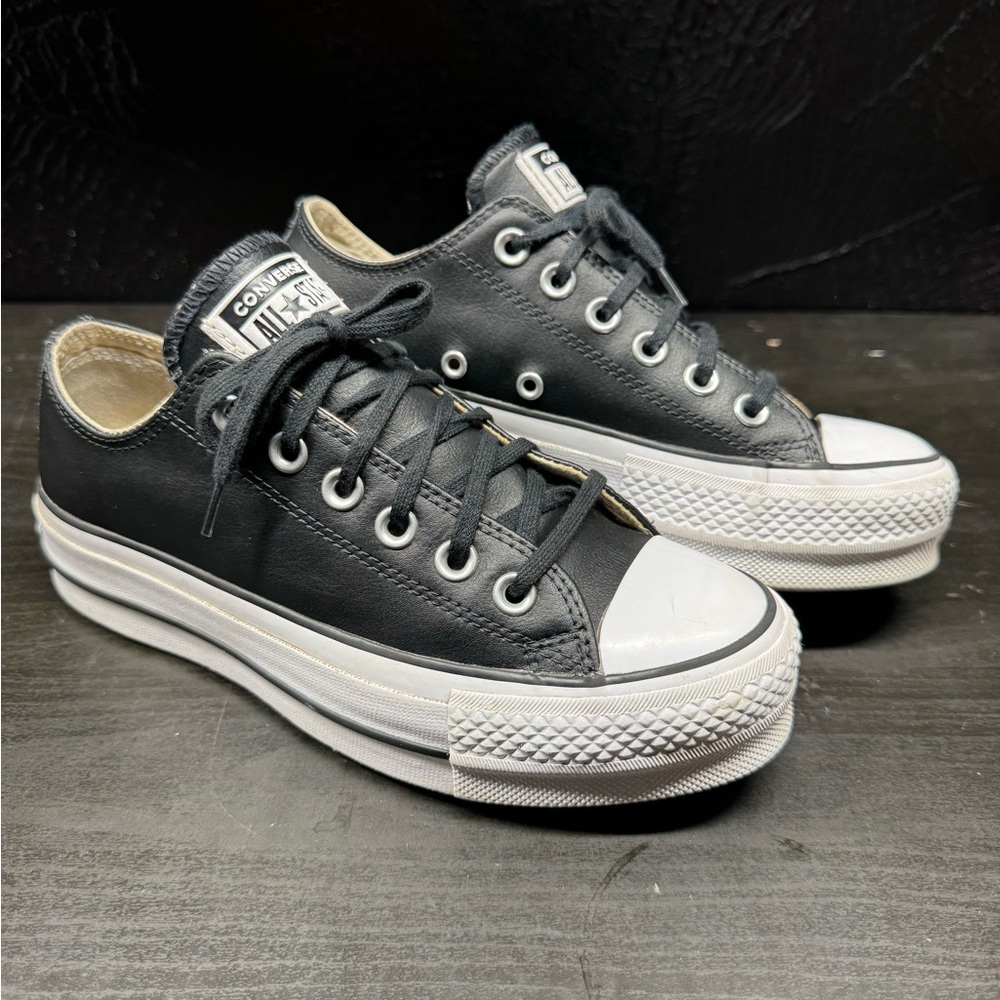Converse Low Top, platform  Leather Sneakers W6